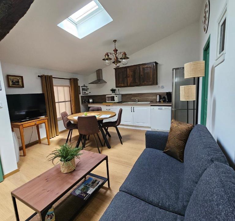 Bedoin Apartment | LES COLS DU VENTOUX - Appartement Les Tempêtes