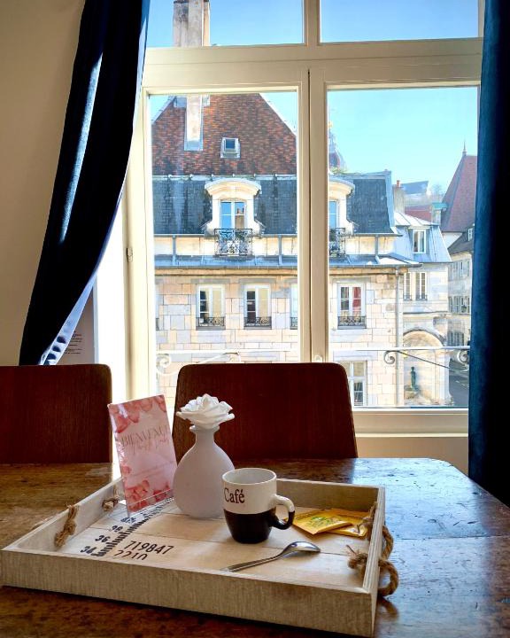 Besancon Old Town Apartment | Les Fabuleux appartements du Coeur de ville - Place Victor Hugo