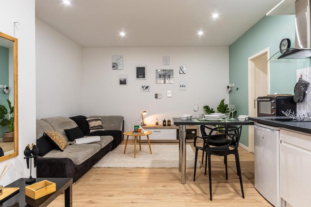 Ep 21 - Saint-Paul Apartment | Les Huisselets 4