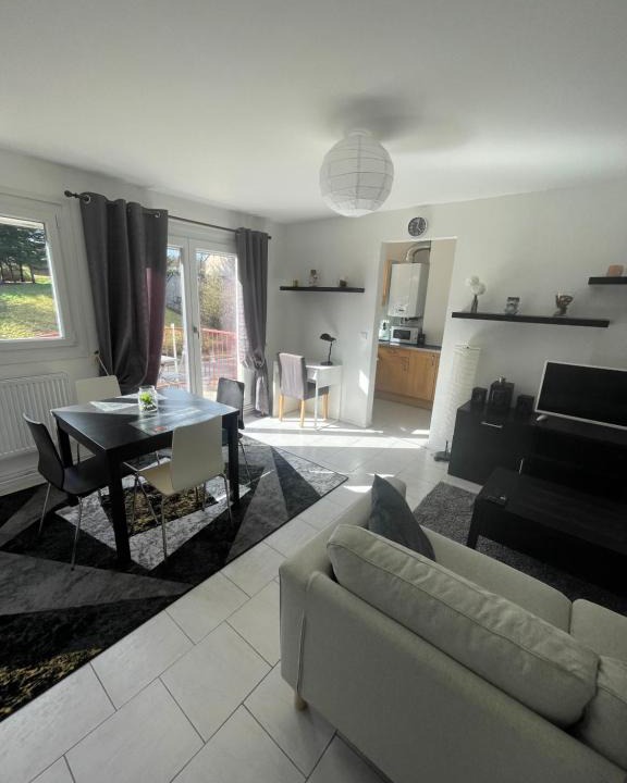 Luxeuil-les-Bains Apartment | Les Jonchères - appartement cosy proche Thermes