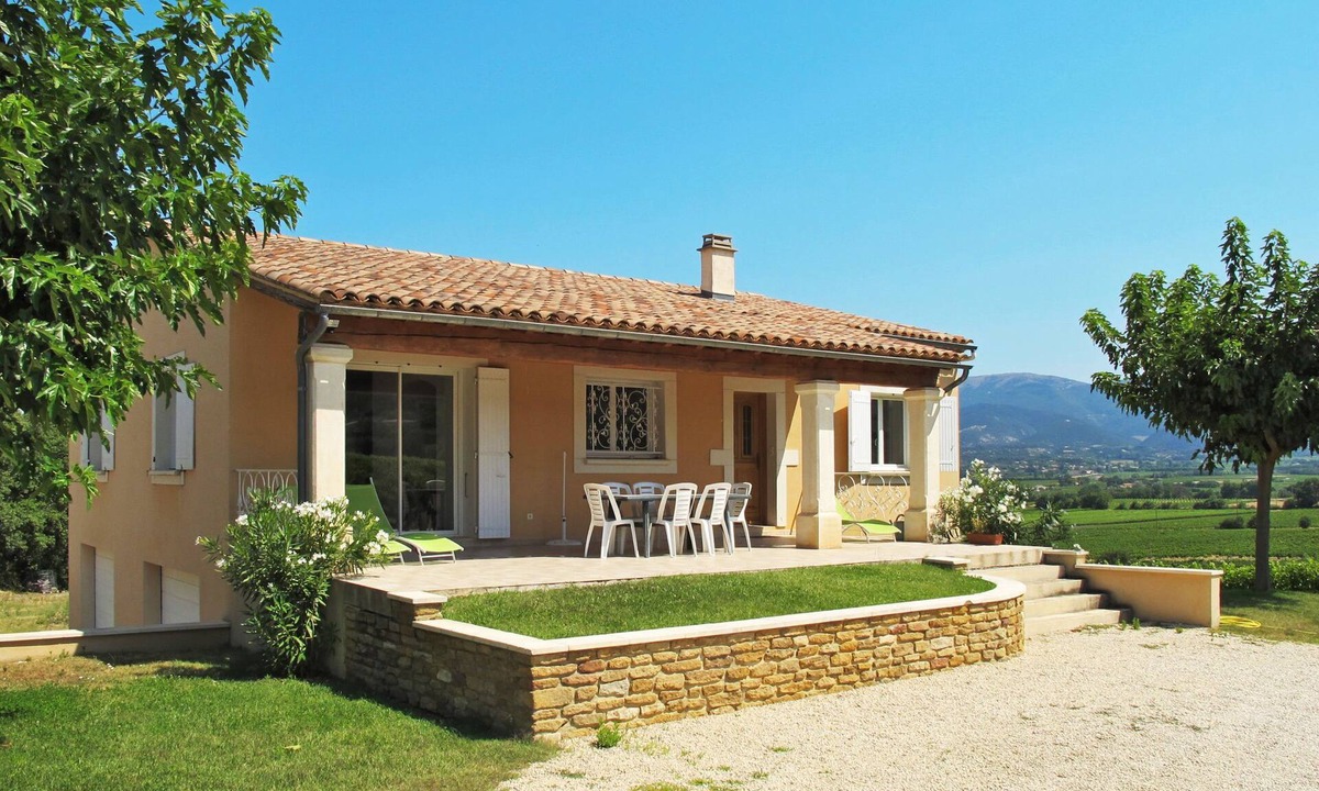 Valreas House | Les Lilas Blancs by Interhome