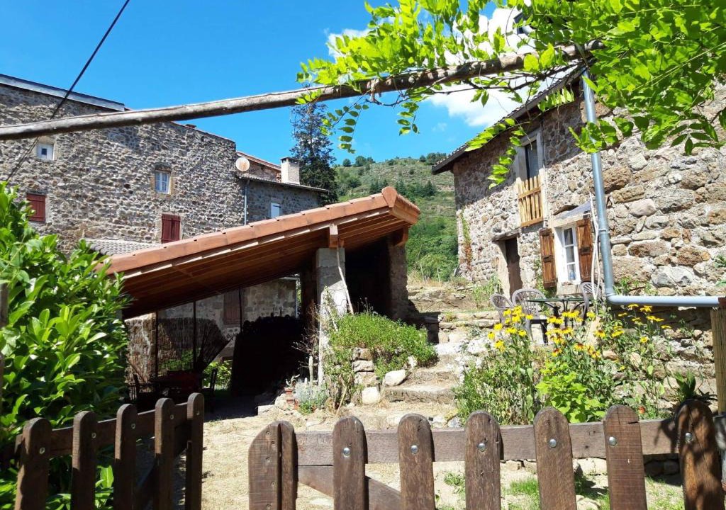 Lamastre House | Les pentes du chateau de Retourtour