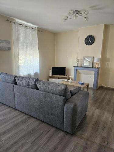 Dompierre-sur-Besbre Apartment | Les Trésors à 2 pas du Pal