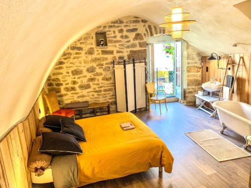 Arbois Bed & Breakfast | Les Volets Rouges