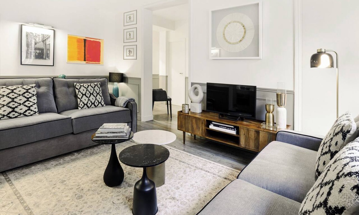 Quartier de la Porte-Saint-Denis Apartment | LivinParis | Luxury AC 4 Bedrooms Opera I
