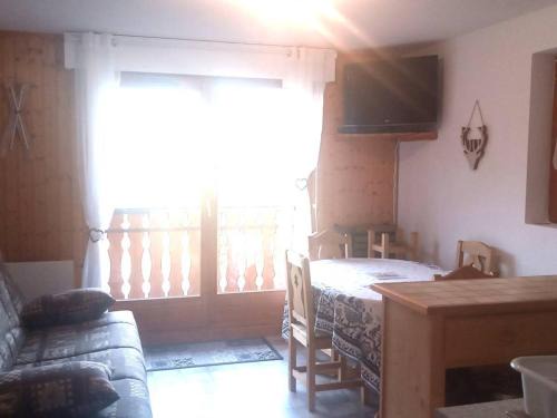 Saint-Jean-dʼAulps Apartment | Location 2 pièces 4 pers, ascenseur, vue montagne, parking, St Jean d'Aulps - FR-1-573-40