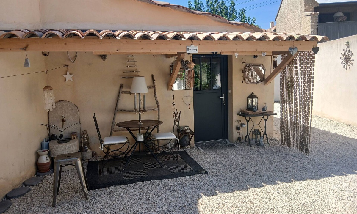 Bedoin House | Location Gîte Dans le Village de Bedoin au Pied du Mont-ventoux "chez Valérie"
