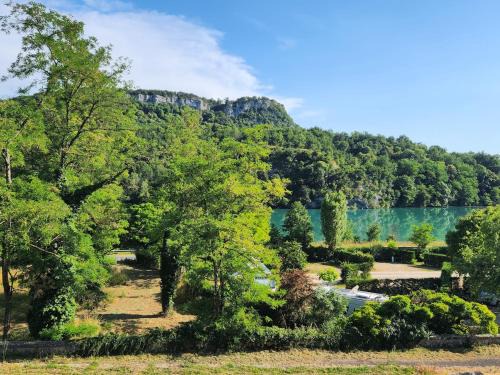 Bregnier-Cordon House | Lodge de la Cascade
