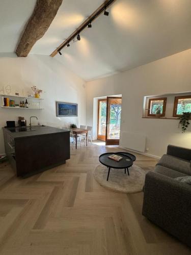 Champagnat Apartment | Logis Fontaines