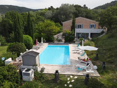 Crestet Hotel | Logis Hôtel le Mas d'Hélène