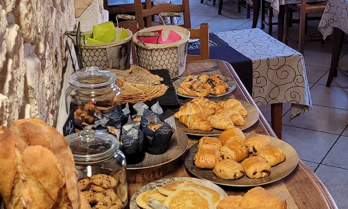 Digoin Hotel | LOGIS Hôtel Le Merle Blanc