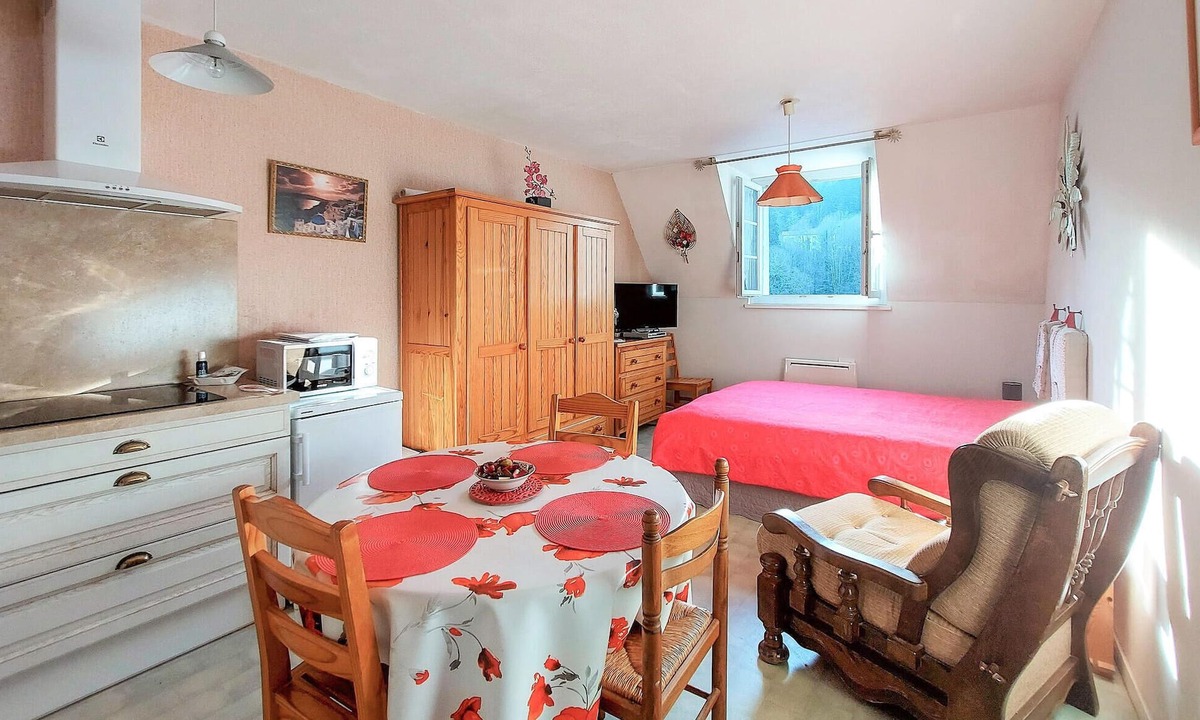 Salins-les-Bains Apartment | Lovely apartment in Salins-les-Bains