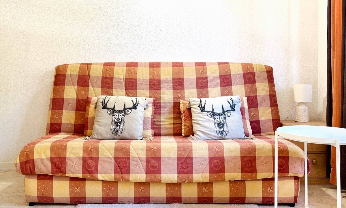Premanon Apartment | Lovely studio with mountain and river views