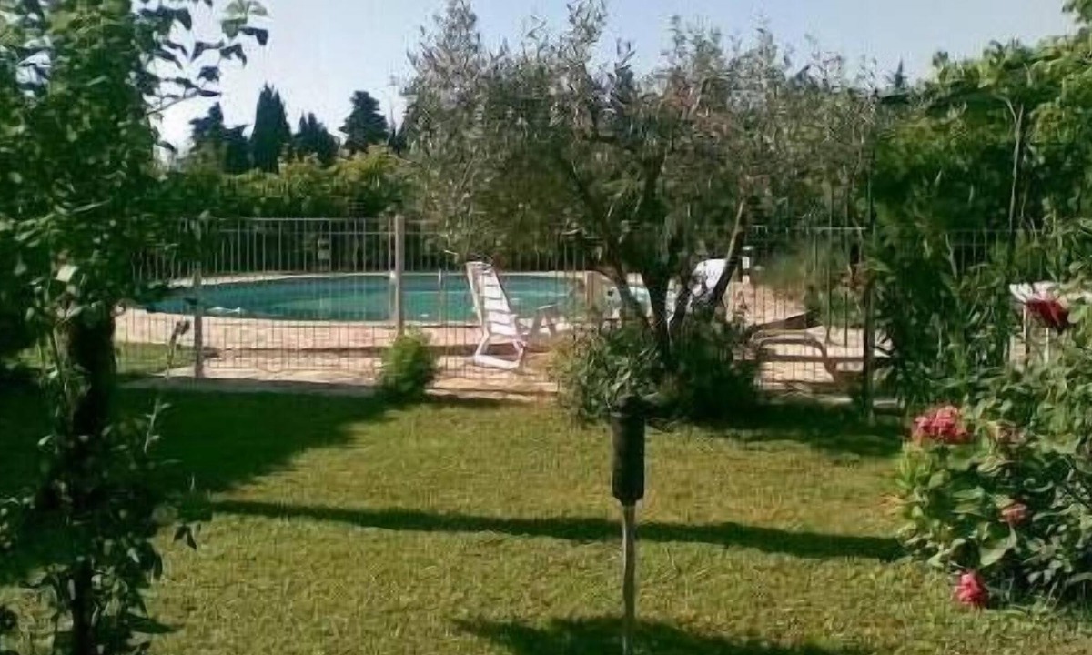 Violes Villa | Lovely winemakers house in the middle of a heavenly garden in Violés 84