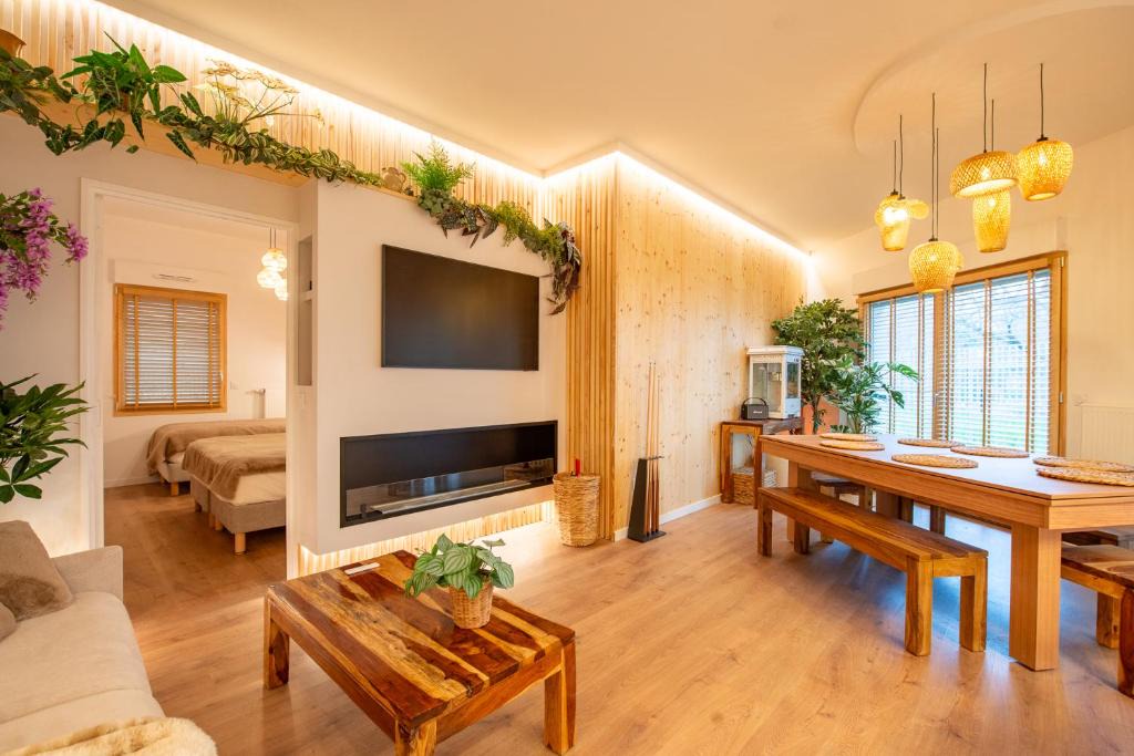 Bagneux Apartment | Luxurious 7p Suite with SAUNA, near PARIS, Metro 4