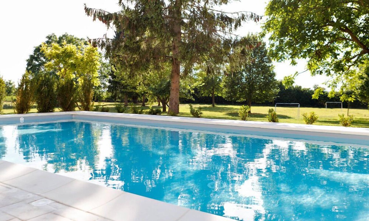 Saunieres House | Luxury. 6 suites, heated pool, sauna, hammam, fitness.