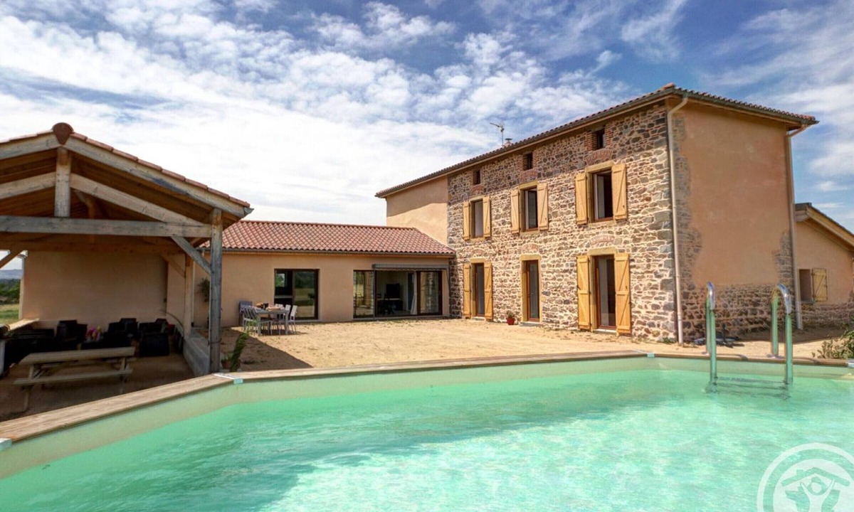 Pinay Cottage | Luxury cottage with spa, sauna, and pool, pets allowed