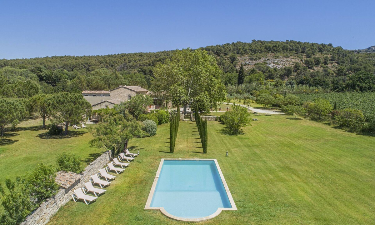 Taillades House | Luxury estate in Provence 14 people in a quiet area