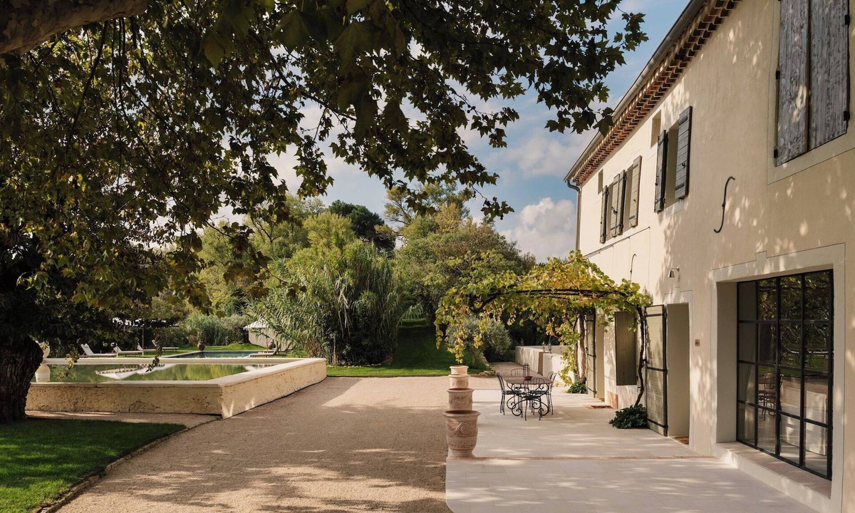 Villes-sur-Auzon Apartment | Luxury Provençal house – Pool, nature & spa