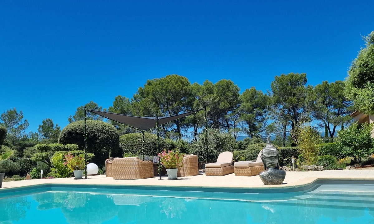 Les Arcs-sur-Argens Villa | LUXURY VILLA WITH AIR CONDITIONING (2 people). PRIVATE WING "AU CALME" WITH SWIMMING POOL
