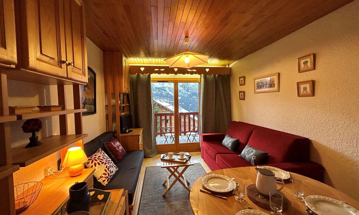 Meribel Apartment | Méribel: Cozy 2-Room Apt, 4 Pax, near Shops and Slopes