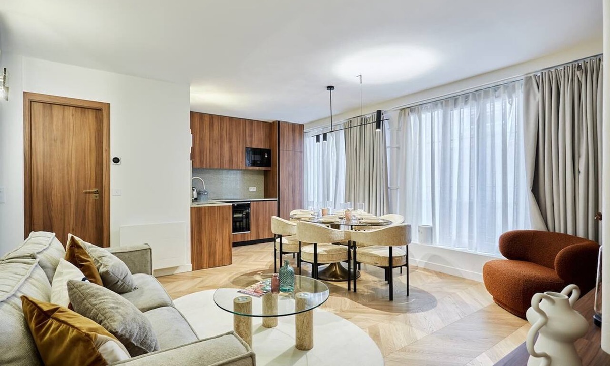 Quartier de la Porte-Saint-Denis Apartment | Magnificent apartment with AC - Center of Paris