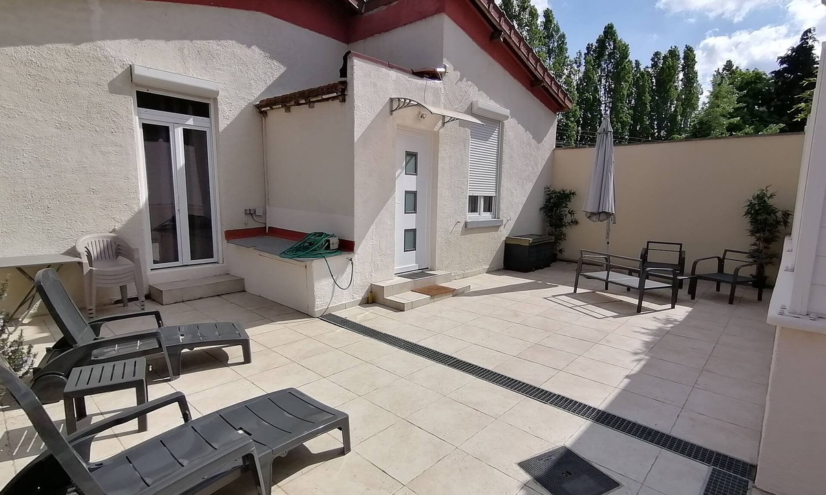 Antony House | Maison Antony, air-conditioned, free parking