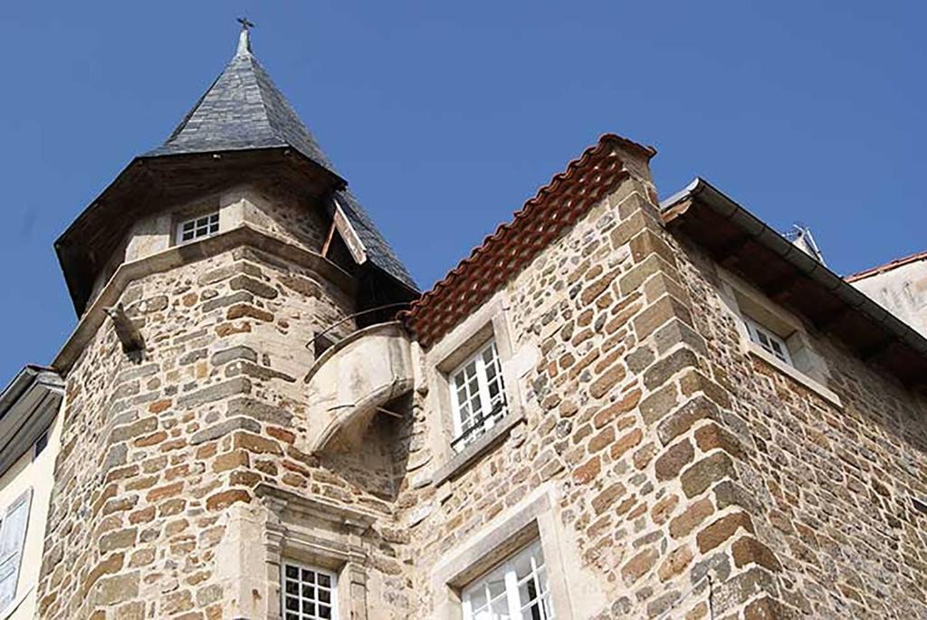 Le Puy-en-Velay Bed & Breakfast | Maison au Loup - Superbe ancien hotel particulier du XVIe siècle au cœur de la vieille ville du Puy