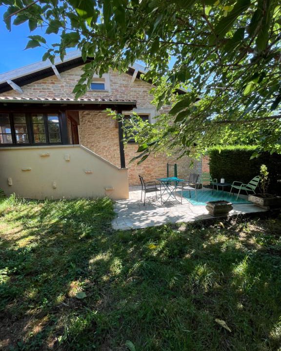 Solutre-Pouilly House | Maison au pied de la Roche