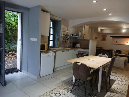 Grignan House | Maison au pied du château, terrasse