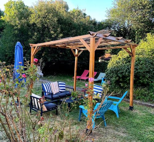 Up 1.5 Saint-Ferreol House | Maison avec jardin la libellule ou dragonfly pour famille et groupes