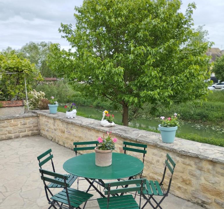 Verdun-sur-le-Doubs House | Maison Chez Marinette