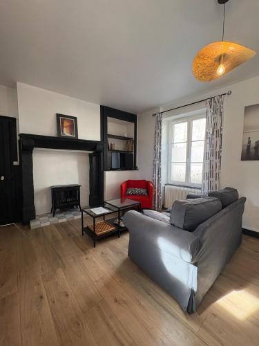 La Monnerie-le-Montel House | Maison cosy et moderne avec balcon et vue - 5 pers