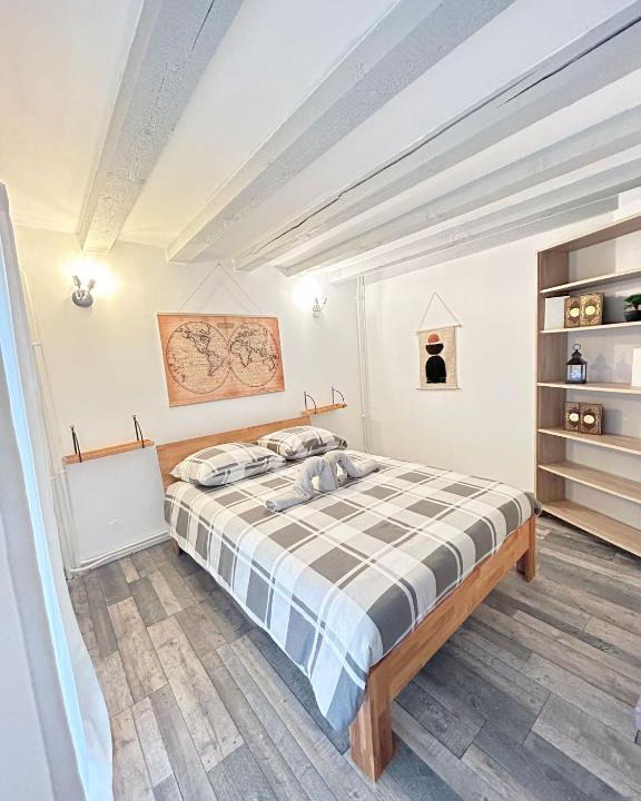 Auxerre Apartment | Maison Cosy , parking gratuit , 5 min aux Auxerre