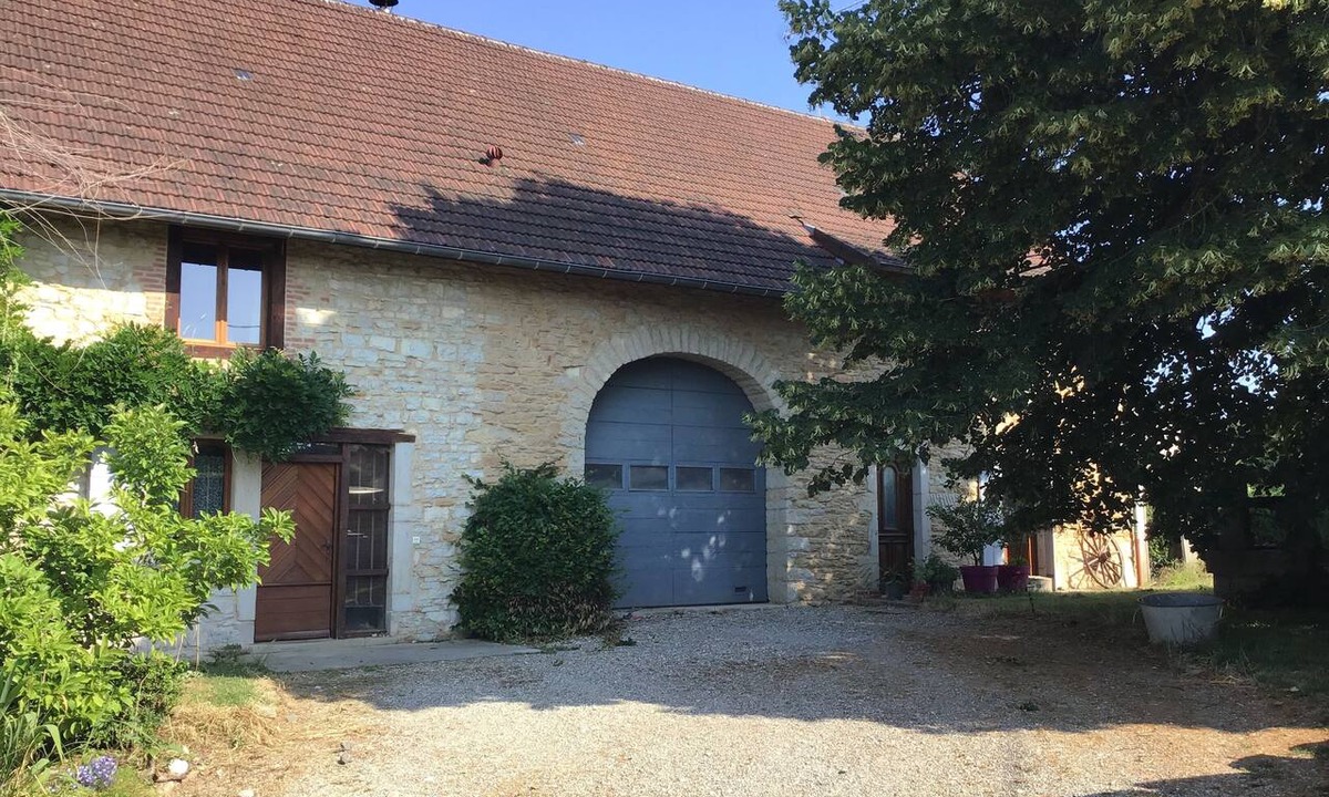Froideville House | Maison de Caractère, Ferme Rénovée Avec un Grand Terrain Ombragé