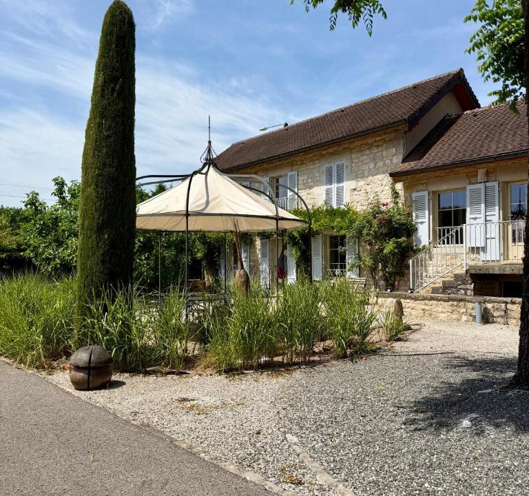 Mathenay House | Maison de charme au cœur du vignoble du Jura - Calme & Nature