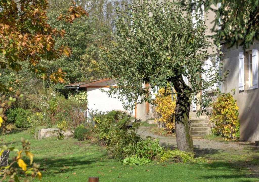 Saint-Symphorien-de-Lay House | Maison de charme avec jardin, 2 chambres, proche loisirs et nature, à 20 km de Roanne - FR-1-496-278