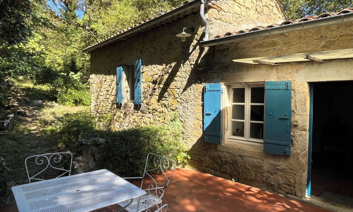 Vesseaux House | Maison des Marcassins at the edge of the woods
