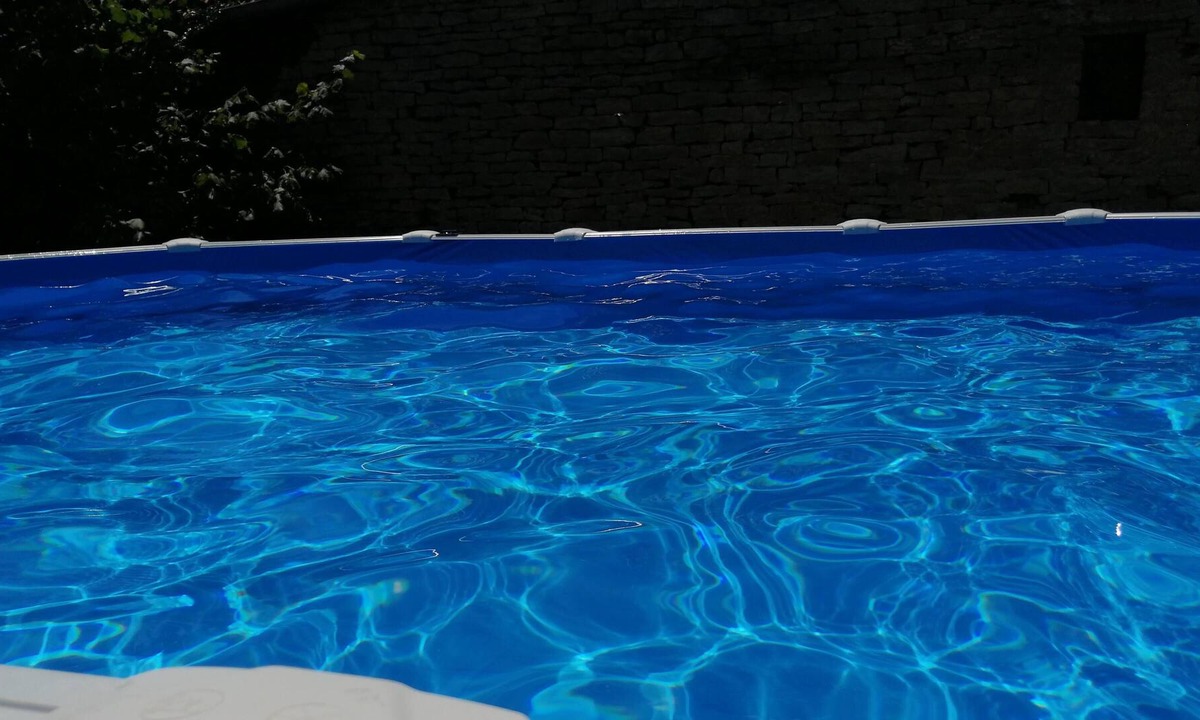Tournans House | Maison Disponible en Juillet Avec Spa, Sauna et Piscine Hors sol
