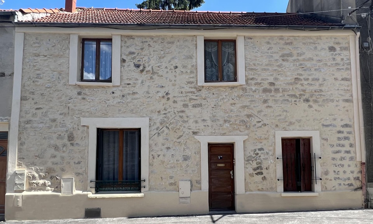 Villejuif House | Maison en Centre Ville, Avec Jardin, 6 Personnes, Métro, Tram, bus