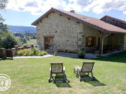 Chalmazel-Jeansagniere House | Maison en pierre avec sauna et jardin à Chalmazel - FR-1-496-39