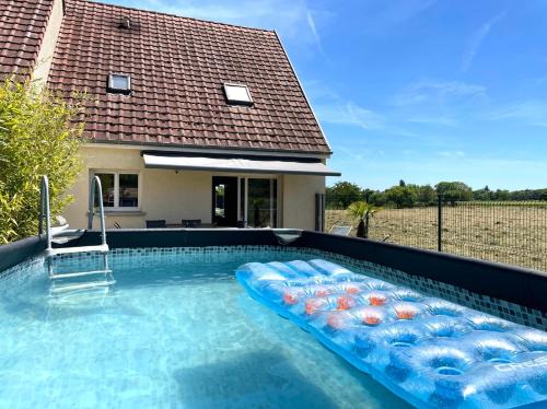Couchey House | Maison familiale piscine les petits loups