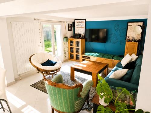 Sainte-Genevieve-des-Bois House | Maison 8p avec jardin, 2 salons & parking