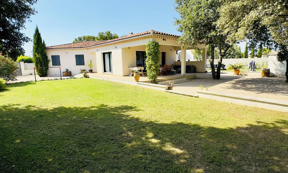Mazan House | Maison Neuve de Campagne Climatisé, 6 Personnes Avec Piscine, 3 Chambres, 2wc