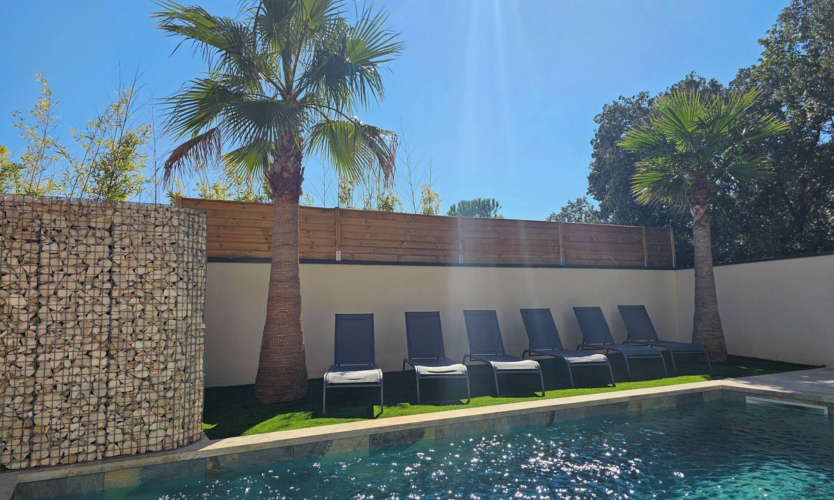 Aubignan House | Maison Palma: Comfort and private heated pool in the heart of Provence