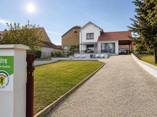 Rigny House | Maison rénovée au bord de la Saône avec terrasse et jardin - FR-1-583-463