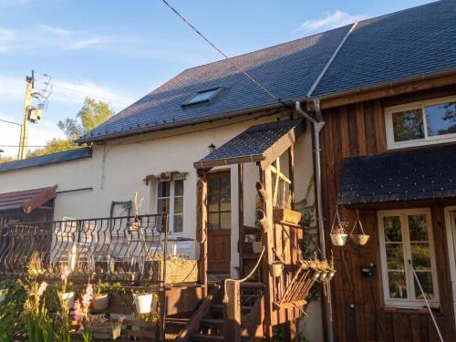 Cussy-en-Morvan House | Maison spacieuse à Cussy-en-Morvan avec vue sur la montagne