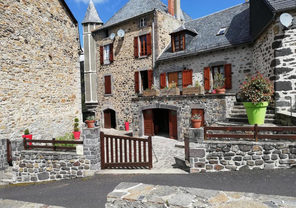 Peyrusse House | Maison typique pleine de charme Peyrusse Cantal