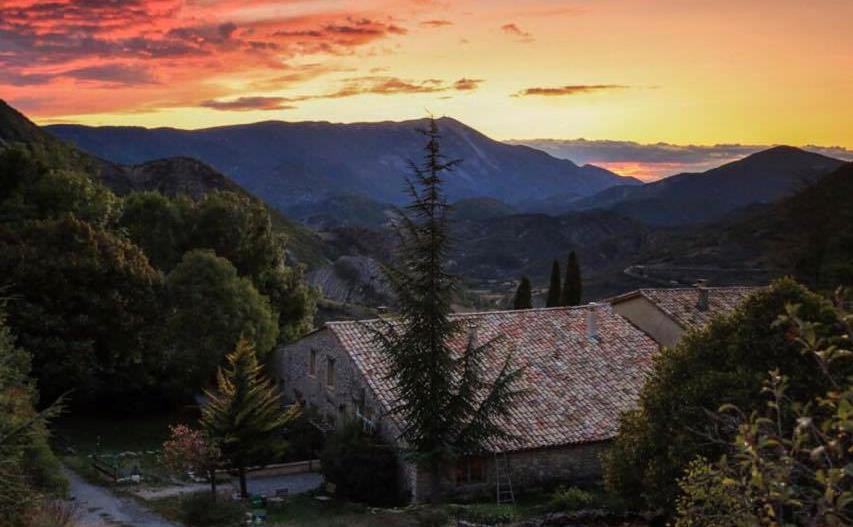 Barret-de-Lioure Bed & Breakfast | Malia - Chambres d'hôtes & Gîte