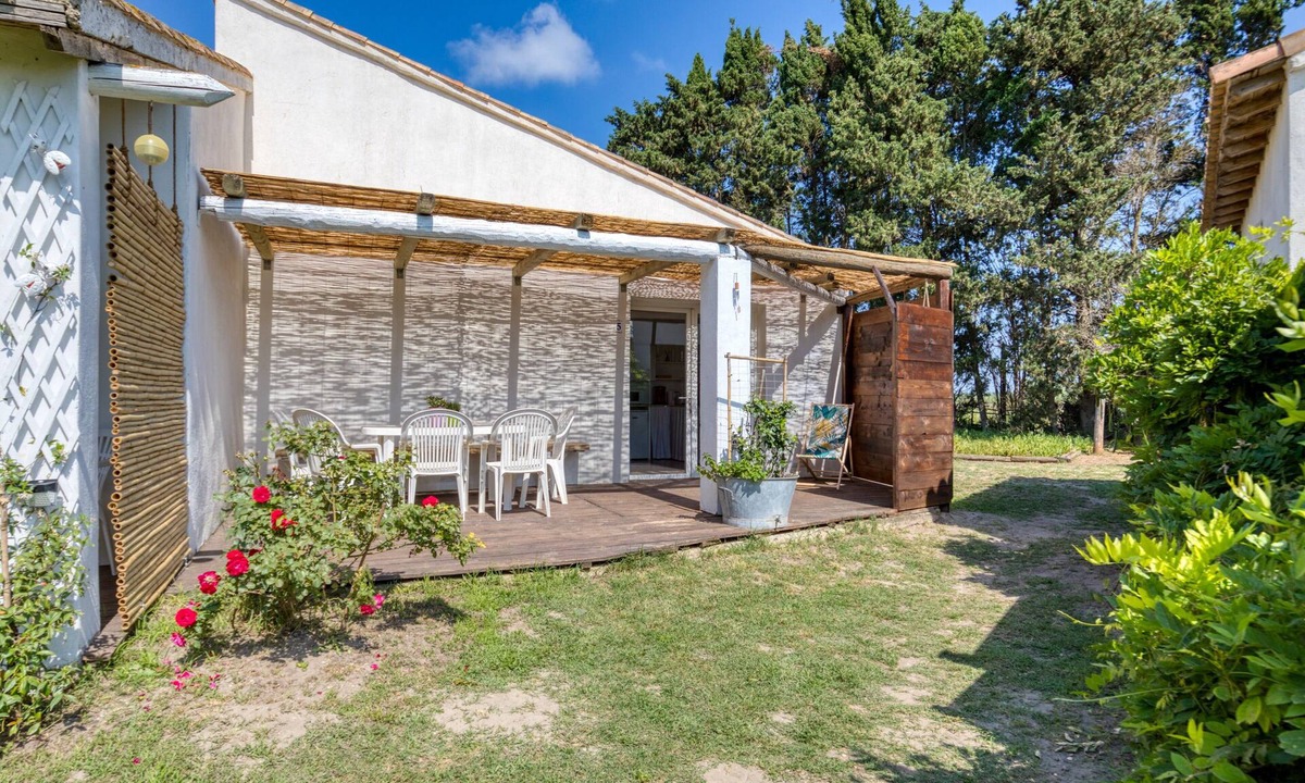 Saintes-Maries-de-la-Mer House | 'Mas Des Cypres - Mazet 5' with Private Terrace, Shared Garden and Wi-Fi